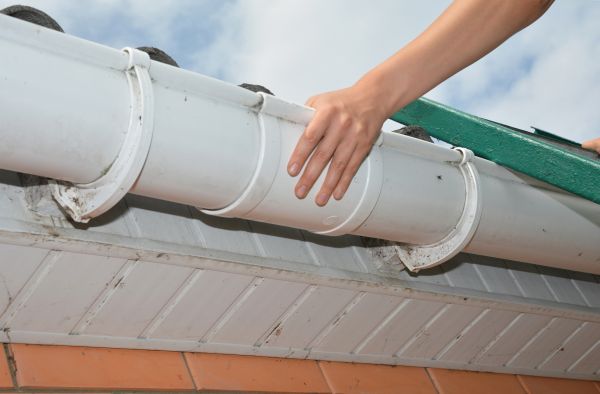Gutter Reattachment in San Rafael