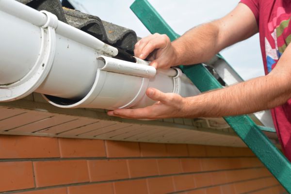 Cost of Large Gutter Repair in San Rafael